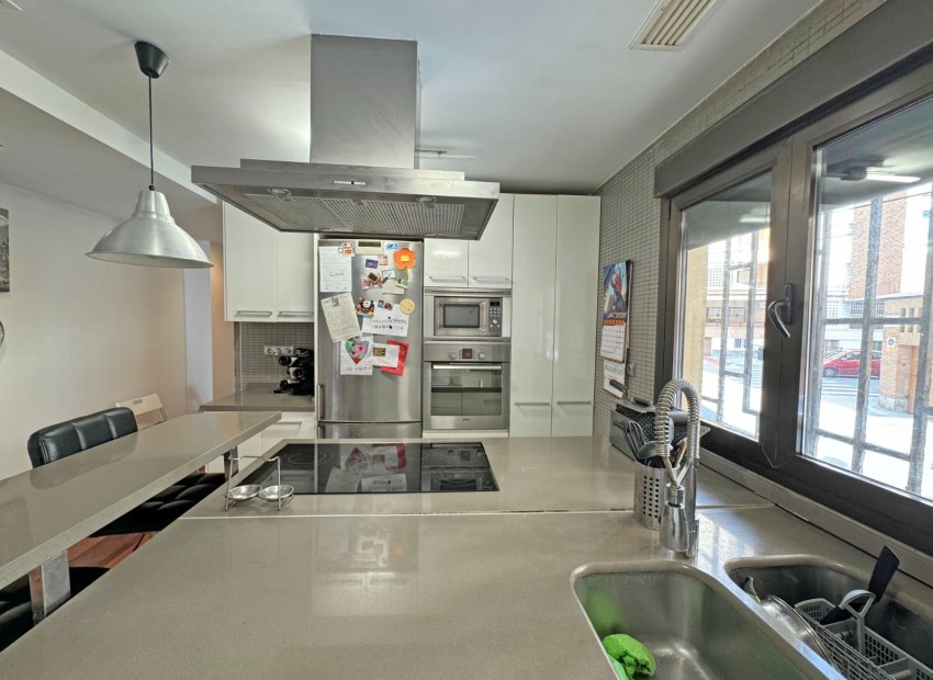 Herverkoop - Appartement / flat - Torrevieia - Playa del Cura