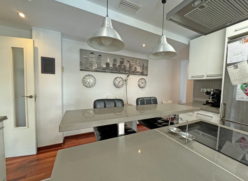 Herverkoop - Appartement / flat - Torrevieia - Playa del Cura