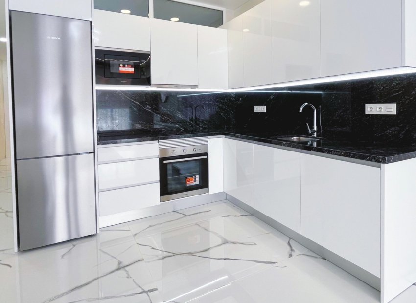 Herverkoop - Appartement / flat - Torrevieia - Playa del Cura