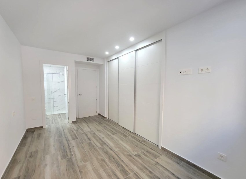 Herverkoop - Appartement / flat - Torrevieia - Playa del Cura