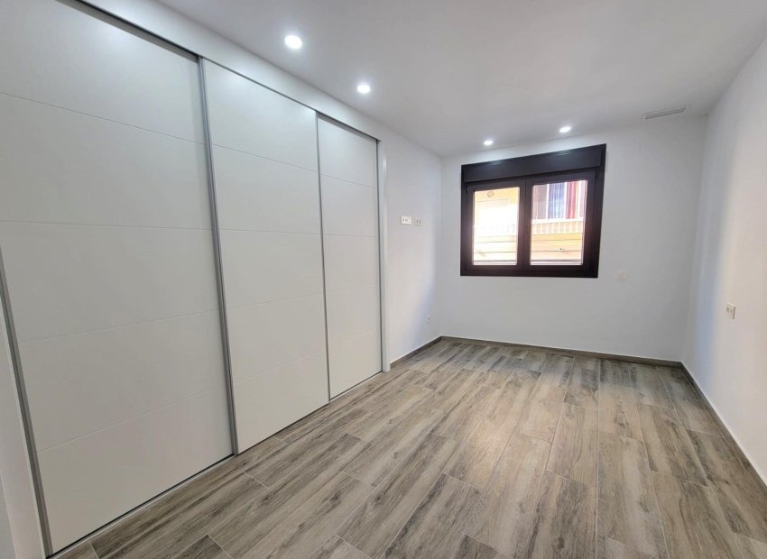 Herverkoop - Appartement / flat - Torrevieia - Playa del Cura