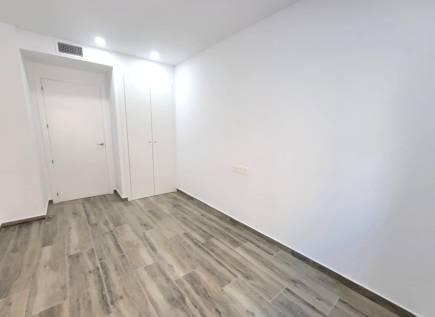 Herverkoop - Appartement / flat - Torrevieia - Playa del Cura