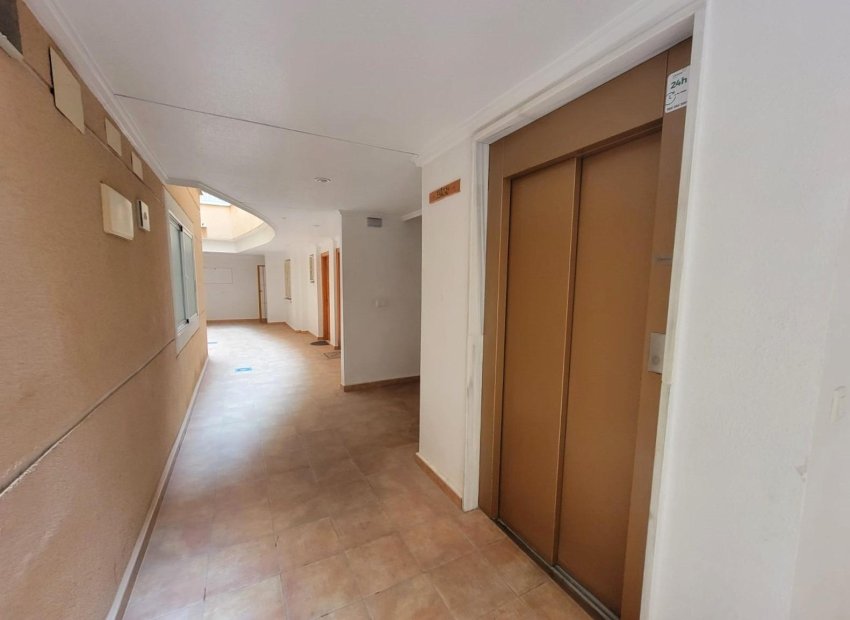 Herverkoop - Appartement / flat - Torrevieia - Playa del Cura