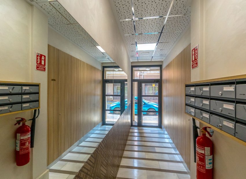 Herverkoop - Appartement / flat - Torrevieia - Playa del Cura