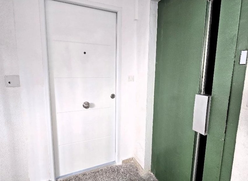 Herverkoop - Appartement / flat - Torrevieia - Playa del Cura