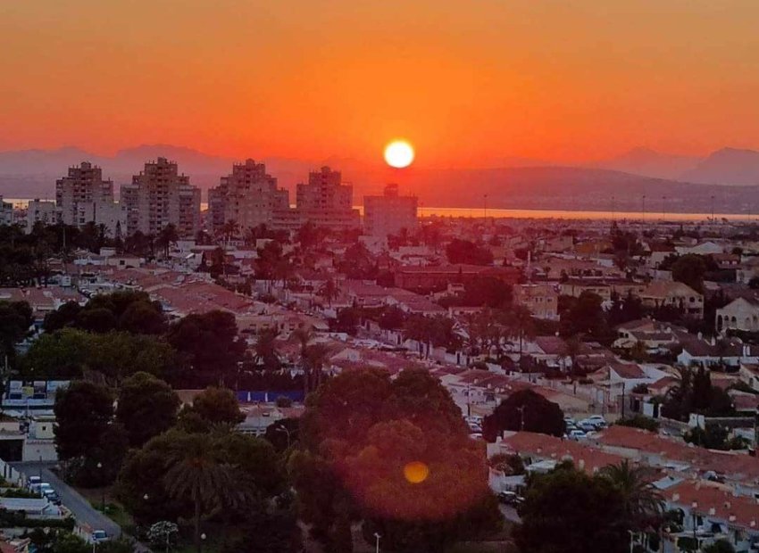 Herverkoop - Appartement / flat - Torrevieia - Playa Los Locos