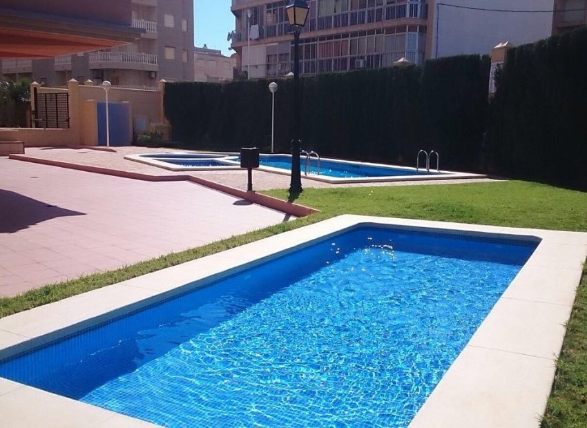 Herverkoop - Appartement / flat - Torrevieia - Playa Los Locos