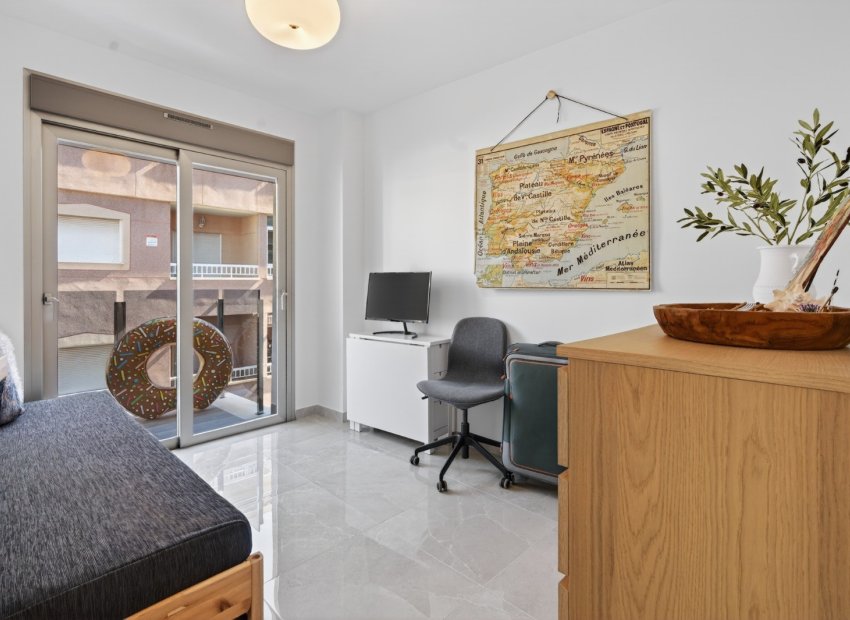 Herverkoop - Appartement / flat - Torrevieia - Playa Los Locos