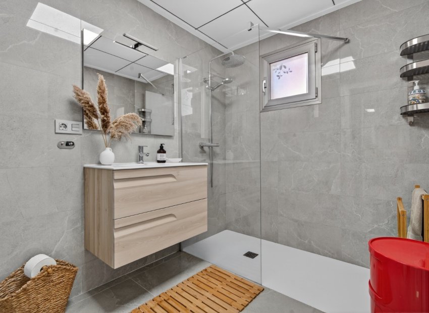 Herverkoop - Appartement / flat - Torrevieia - Playa Los Locos