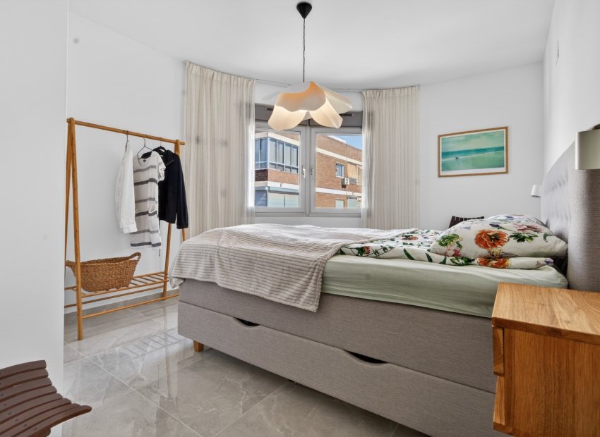 Herverkoop - Appartement / flat - Torrevieia - Playa Los Locos