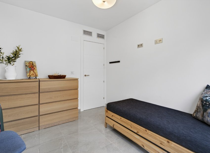 Herverkoop - Appartement / flat - Torrevieia - Playa Los Locos