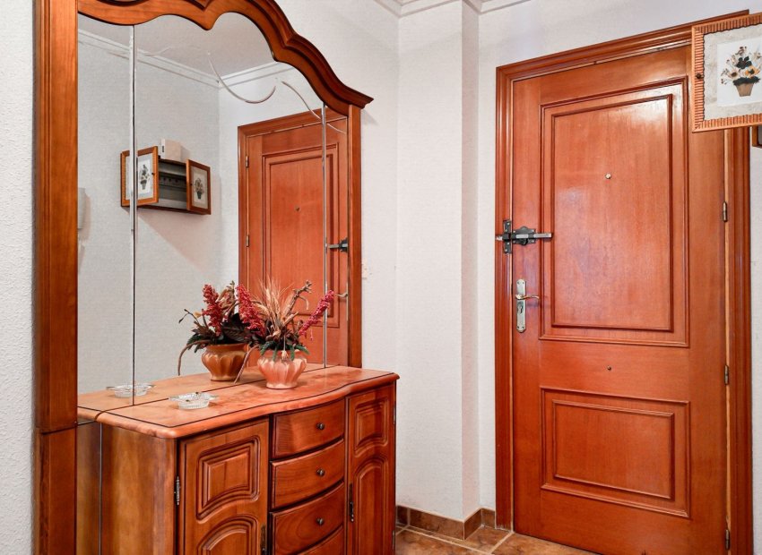 Herverkoop - Appartement / flat - Torrevieia - Playa Los Naufragos