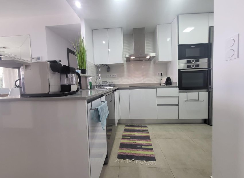 Herverkoop - Appartement / flat - Torrevieia - Punta Prima