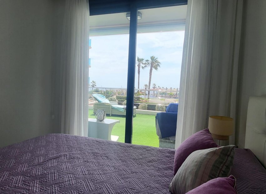 Herverkoop - Appartement / flat - Torrevieia - Punta Prima