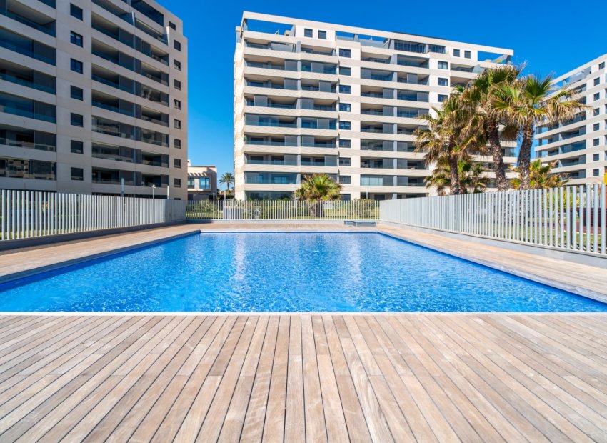 Herverkoop - Appartement / flat - Torrevieia - Punta Prima