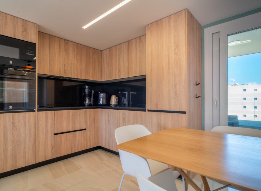 Herverkoop - Appartement / flat - Torrevieia - Punta Prima