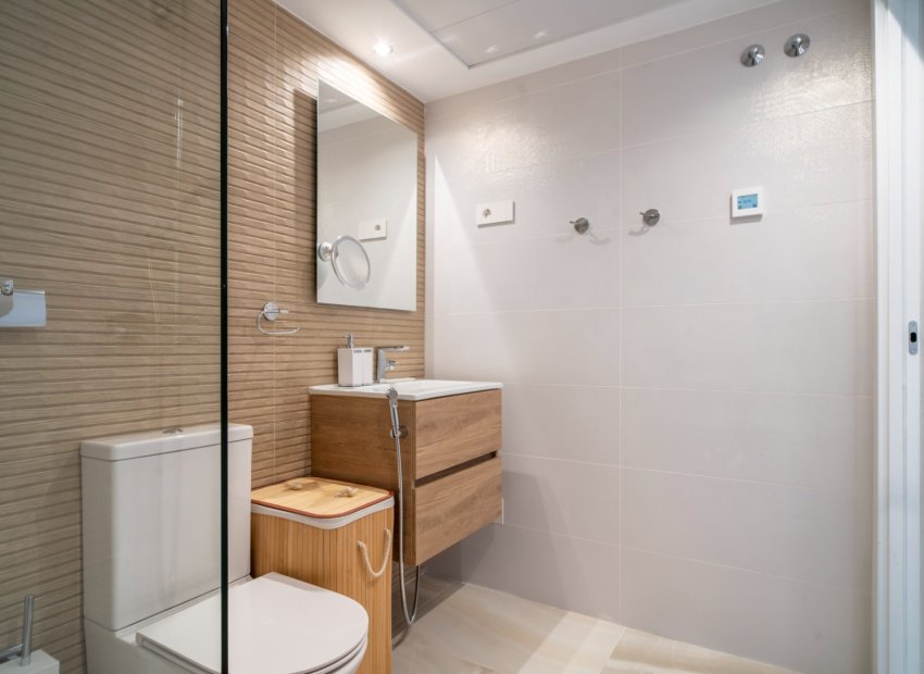 Herverkoop - Appartement / flat - Torrevieia - Punta Prima