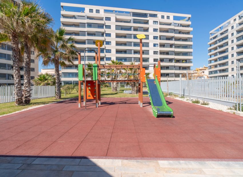 Herverkoop - Appartement / flat - Torrevieia - Punta Prima