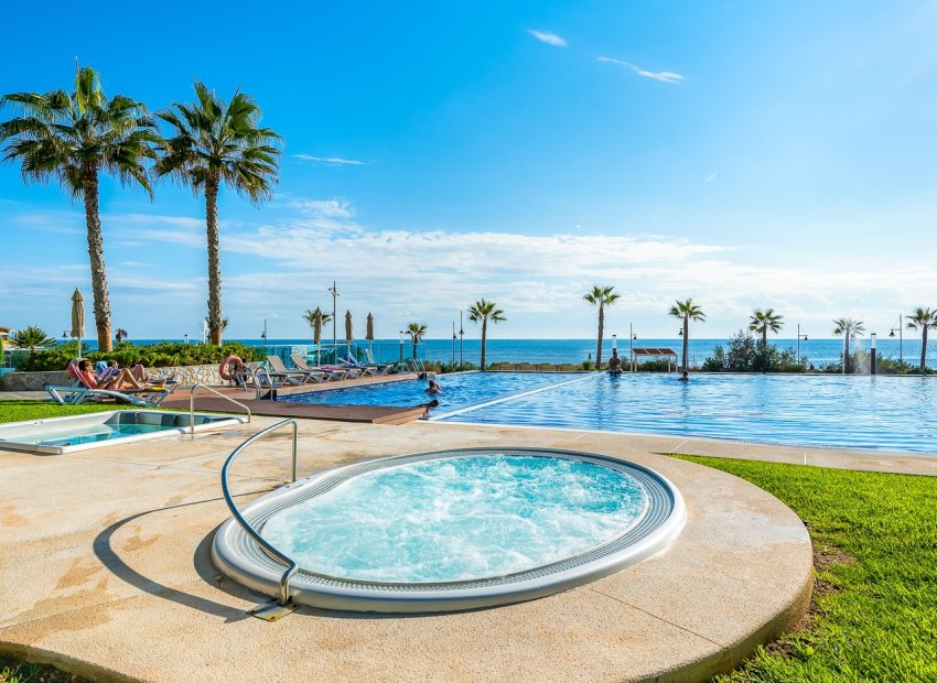 Herverkoop - Appartement / flat - Torrevieia - Punta Prima