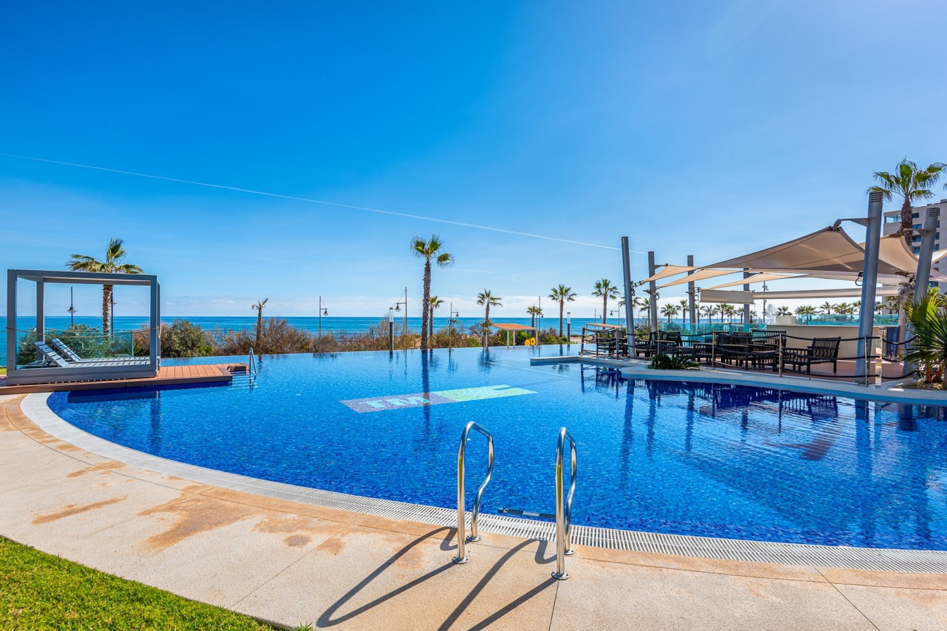 Herverkoop - Appartement / flat - Torrevieia - Punta Prima