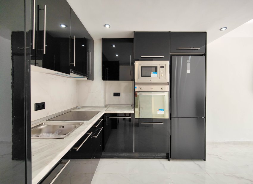 Herverkoop - Appartement / flat - Torrevieia - Punta Prima