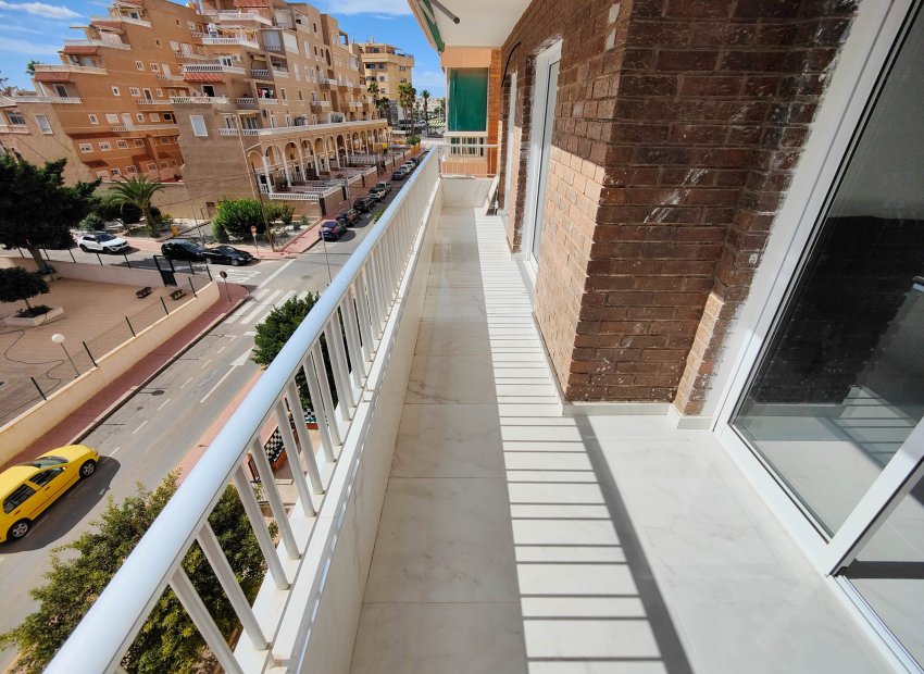 Herverkoop - Appartement / flat - Torrevieia - Punta Prima