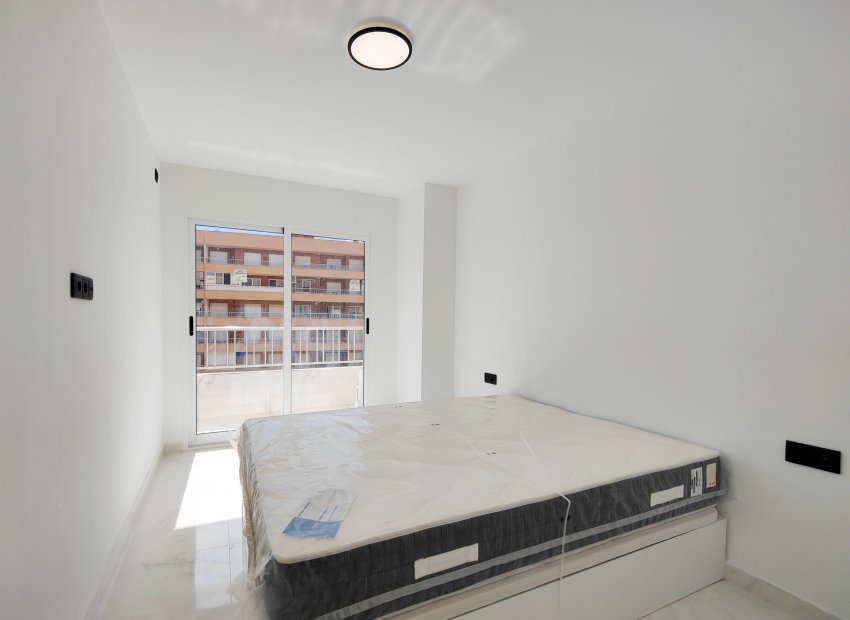 Herverkoop - Appartement / flat - Torrevieia - Punta Prima