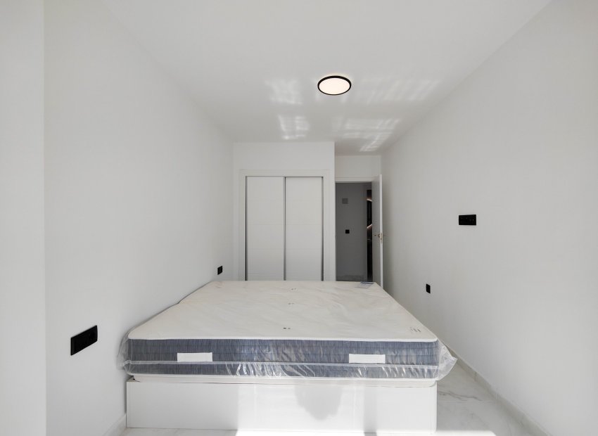 Herverkoop - Appartement / flat - Torrevieia - Punta Prima