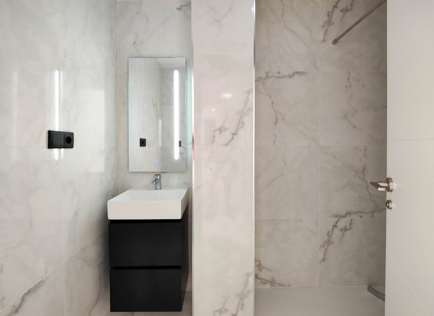 Herverkoop - Appartement / flat - Torrevieia - Punta Prima