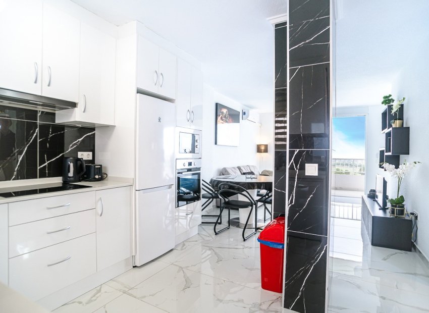 Herverkoop - Appartement / flat - Torrevieia - Punta Prima