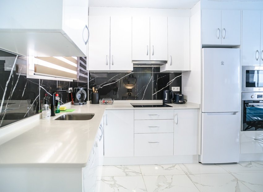 Herverkoop - Appartement / flat - Torrevieia - Punta Prima