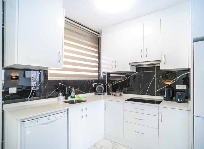 Herverkoop - Appartement / flat - Torrevieia - Punta Prima