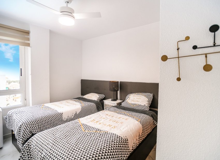 Herverkoop - Appartement / flat - Torrevieia - Punta Prima