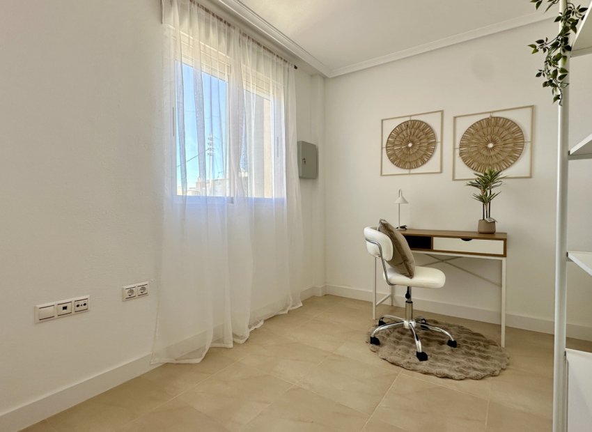 Herverkoop - Appartement / flat - Torrevieia - Torrevieja