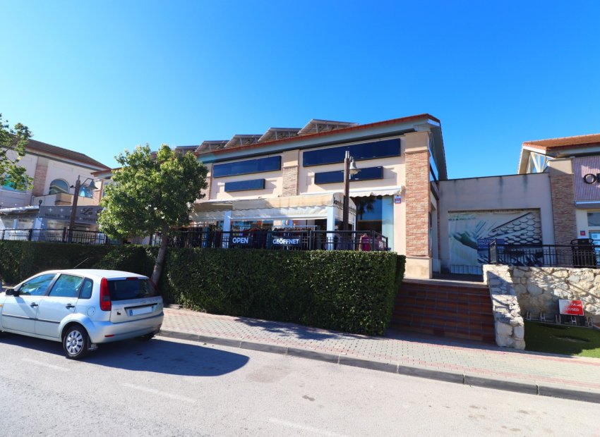 Herverkoop - Commercial (Leasehold) - Algorfa - La Finca Golf Resort