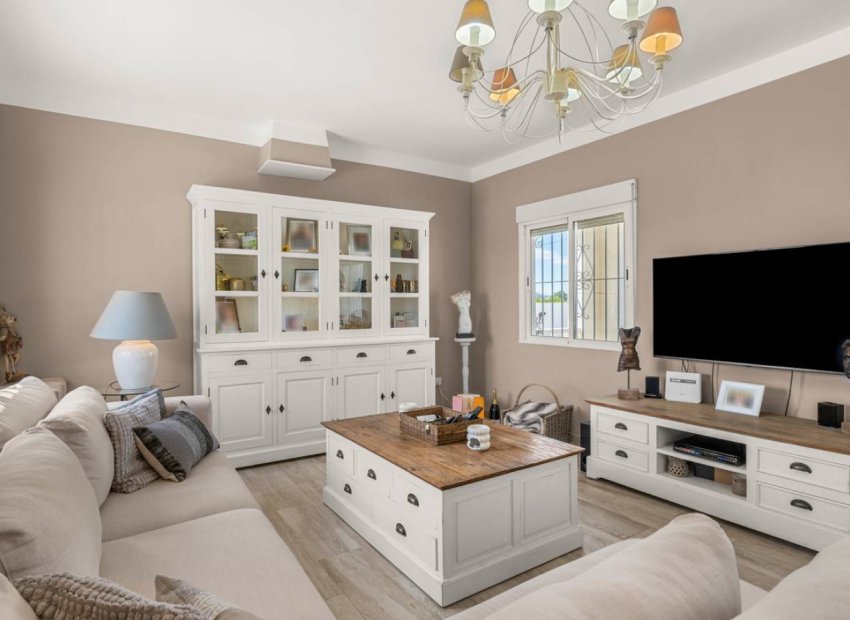 Herverkoop - Country House - Rafal