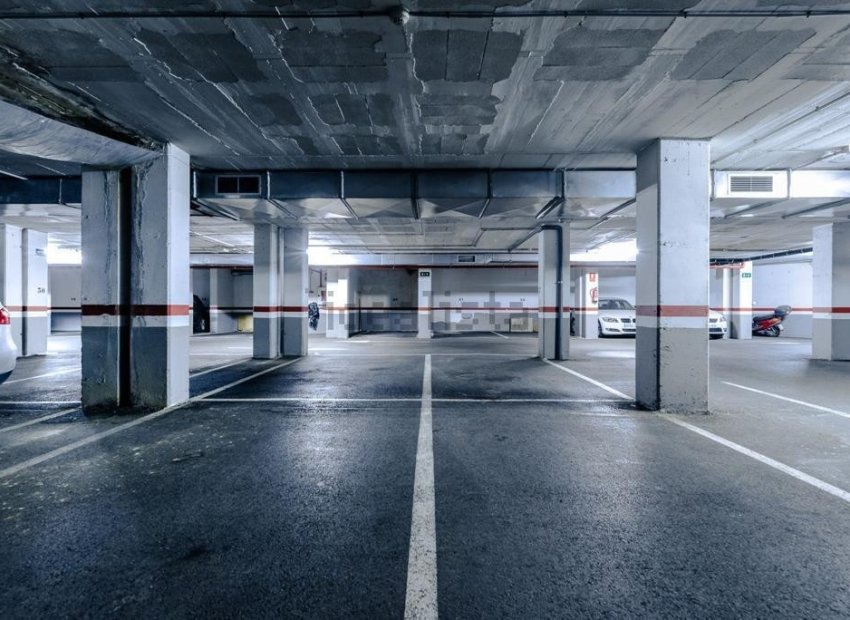 Herverkoop - Garage - Villajoyosa - Cala de Finestrat