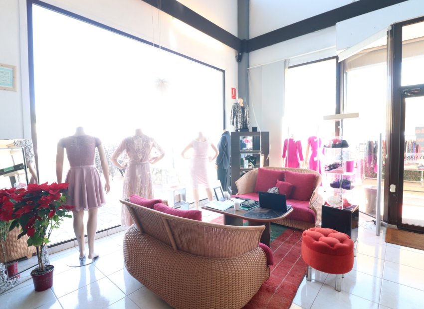 Herverkoop - Reclame - Algorfa - La finca Golf