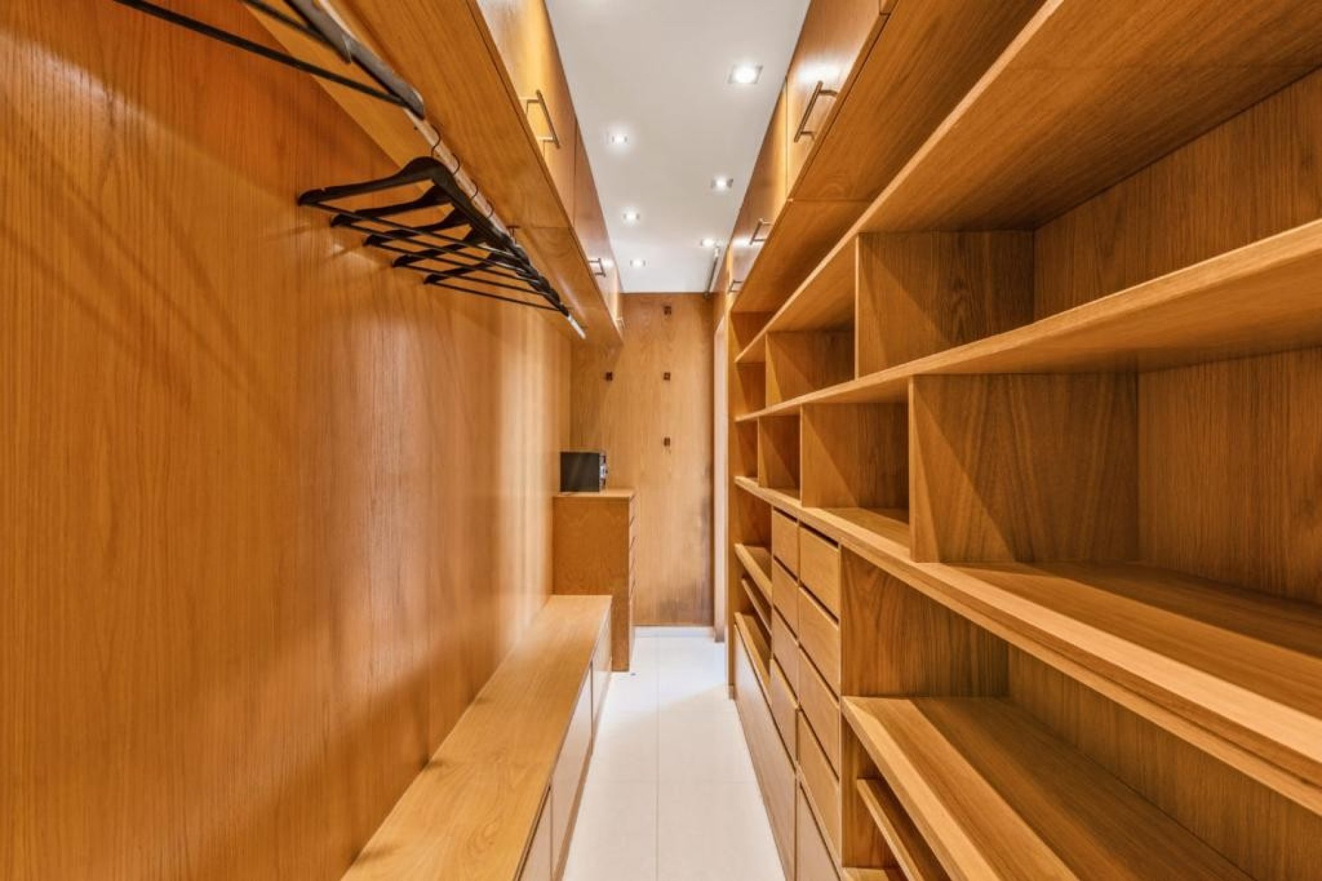 Herverkoop - Reclame - Marbella - Nueva Andalucía