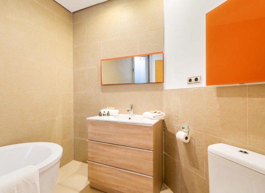 Herverkoop - Reclame - Marbella - Nueva Andalucía