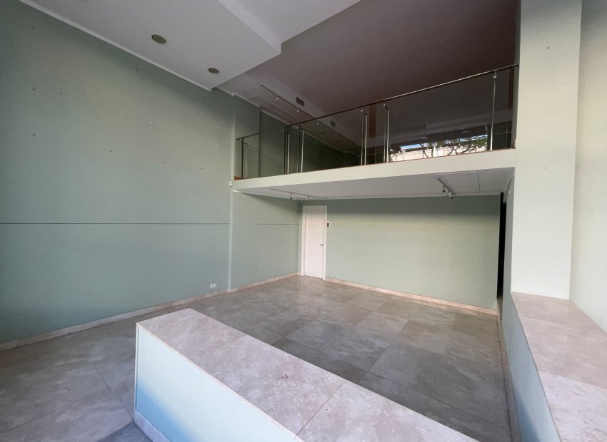 Herverkoop - Reclame - Marbella - Puerto Banús