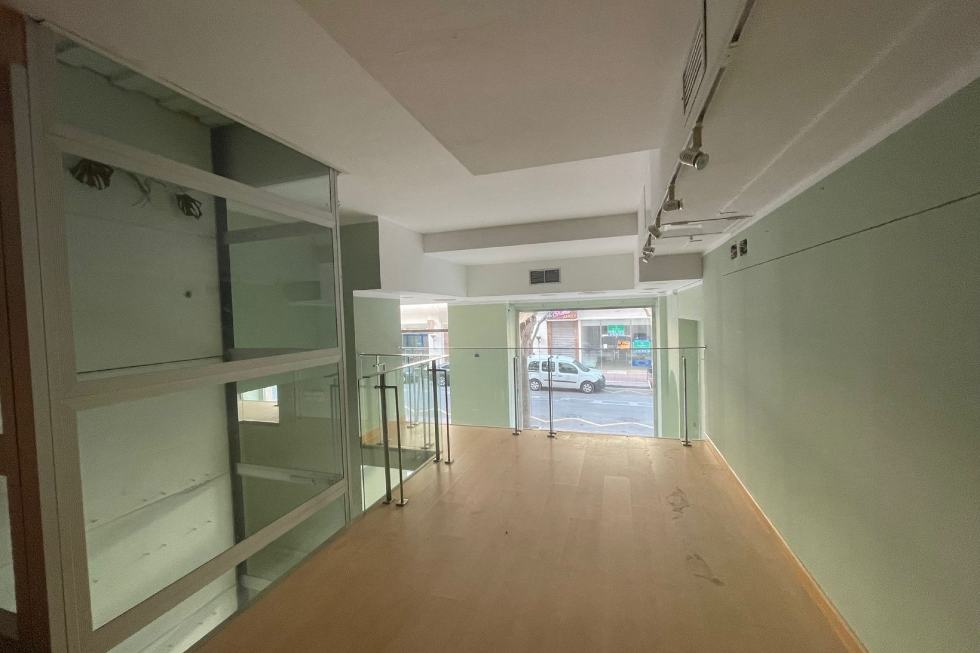 Herverkoop - Reclame - Marbella - Puerto Banús