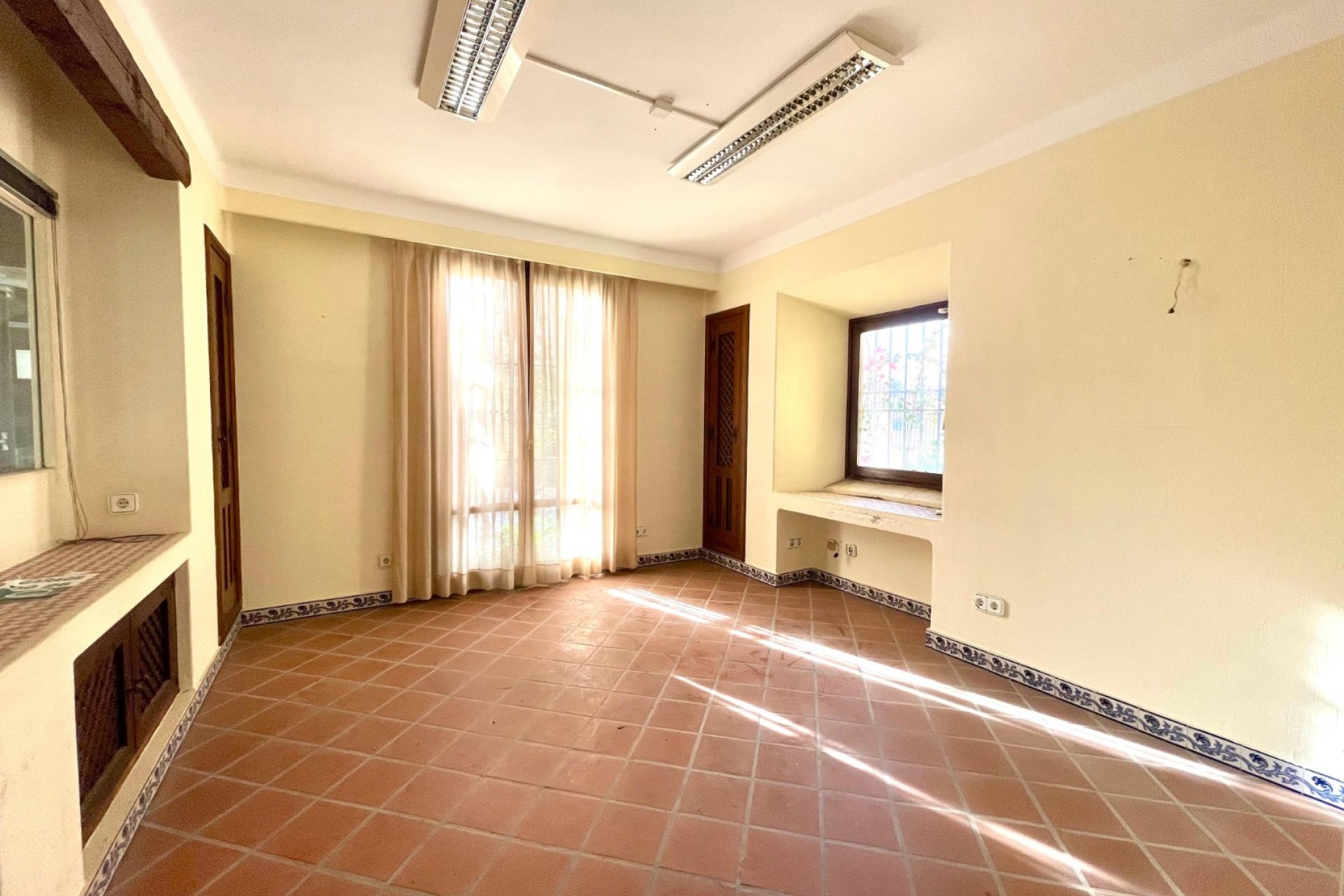 Herverkoop - Reclame - Torrevieia - Playa Los Locos