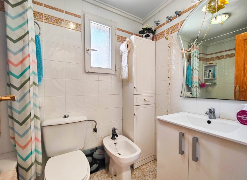 Herverkoop - Top floor bungalow - Torrevieia - La Siesta - El Chaparral - San Luis