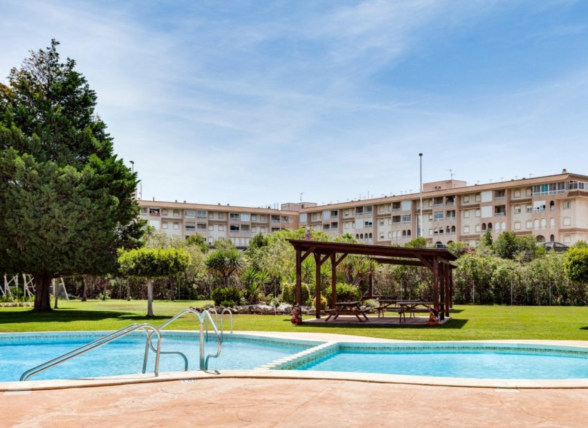Herverkoop - Top floor bungalow - Torrevieia - La Siesta - El Chaparral - San Luis