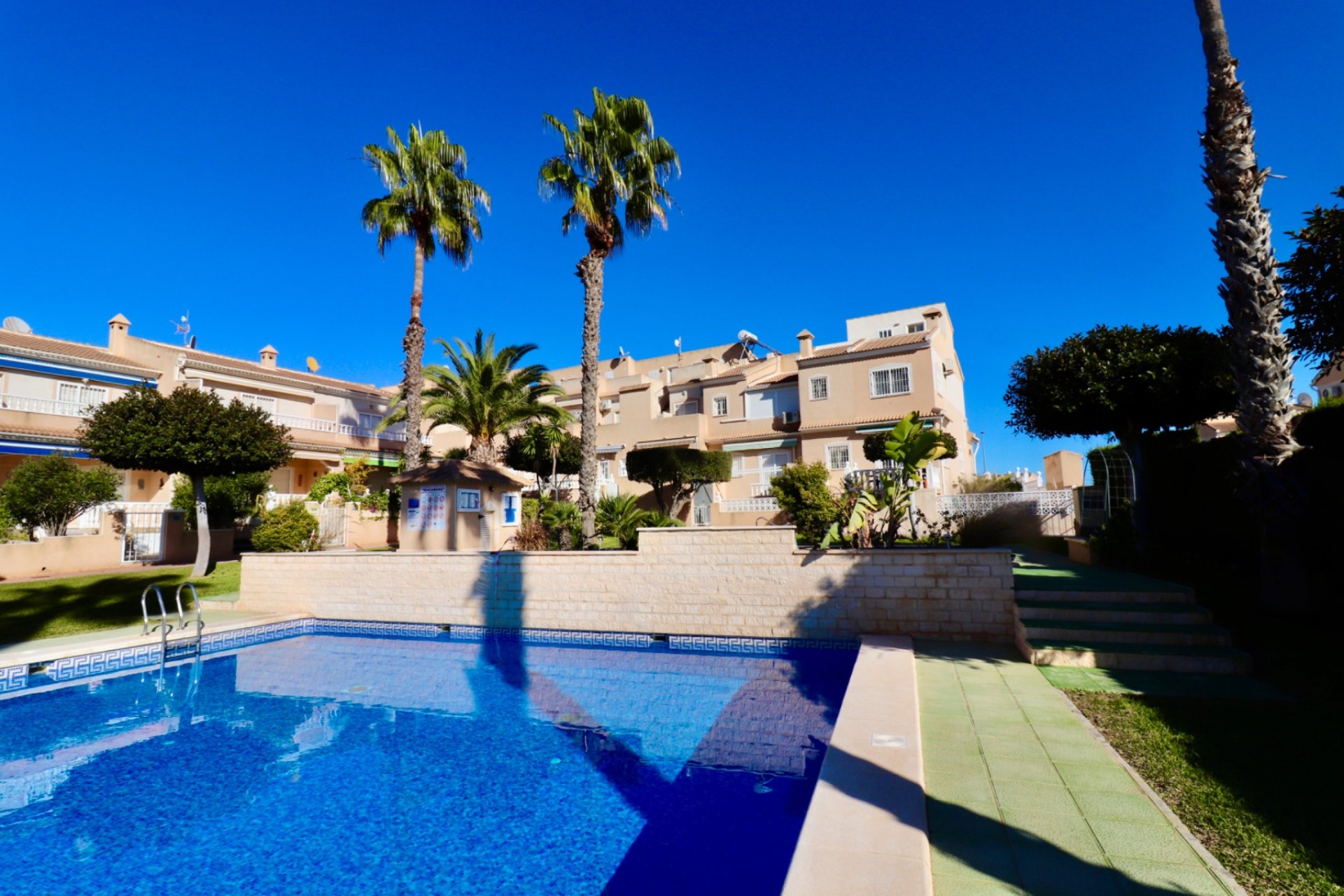 Herverkoop - Townhouse / Duplex / Corner - Ciudad Quesada - Doña Pepa