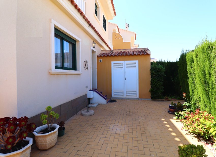 Herverkoop - Townhouse / Duplex / Corner - Ciudad Quesada - Doña Pepa