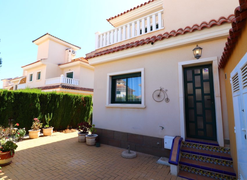 Herverkoop - Townhouse / Duplex / Corner - Ciudad Quesada - Doña Pepa