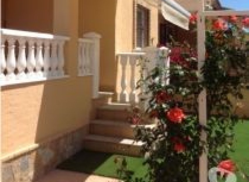 Herverkoop - Townhouse / Duplex / Corner - Ciudad Quesada - Doña Pepa