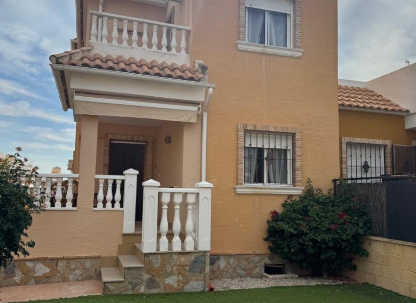 Herverkoop - Townhouse / Duplex / Corner - Ciudad Quesada - Doña Pepa